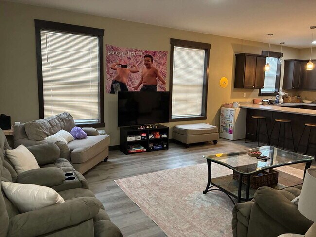 Photo - 5 Bed 3 Bath close to UWEC, bike trails, Carson Park, and The Sonnentag! Unit 2