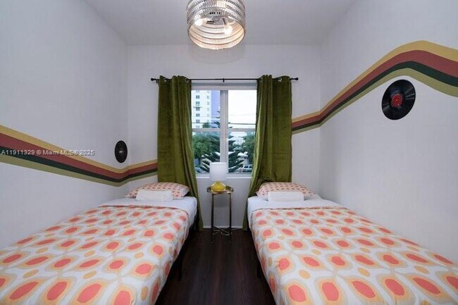 Photo - 524 NW 35th St Apartment Unit 4