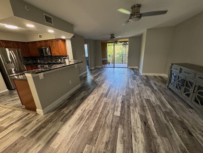 Photo - 300 Scotia Dr Unit 202