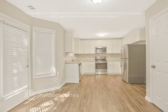 Photo - 6962 Mahonia Pl