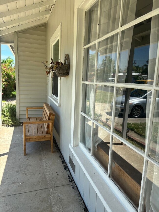 Photo - Adorable 3/1 w/Amazing Fenced Yard!  PLEAS...