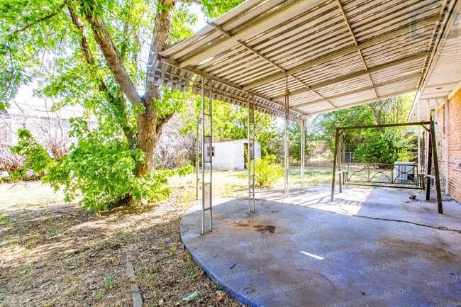 Photo - 2205 NW Smith Ave