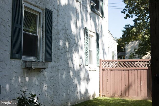 Photo - 402 Wallingford Ave