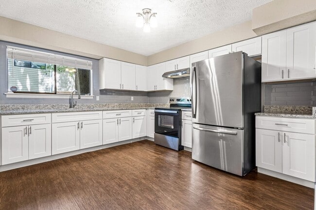 Photo - 8586 Creekwood Way