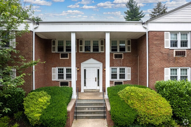 Merioneth Apartments Main Entrance