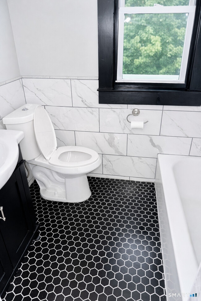 Photo - 65 Wooding St Unit 3