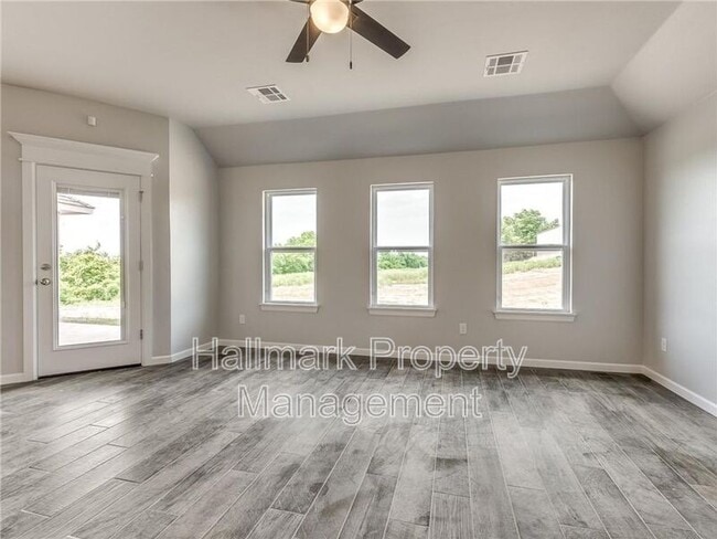 Photo - 4037 Hart St