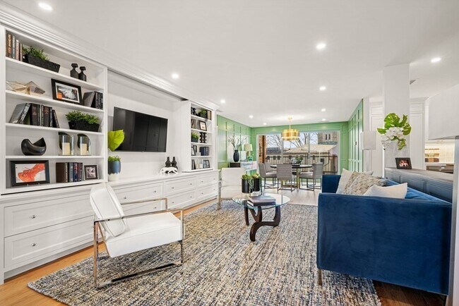 Photo - 130 Mt Auburn St Unidad 311