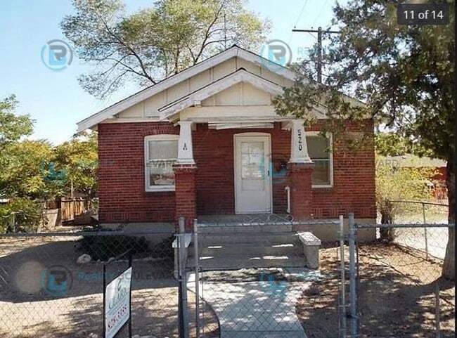 Building Photo - 520 Locust St Unit B