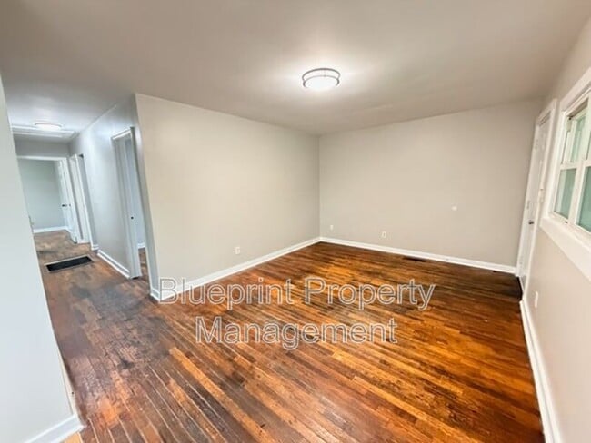 Photo - 3373 33rd Pl N