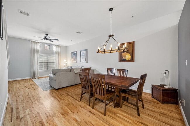 Photo - 8715 Meadowcroft Dr Unit 1102