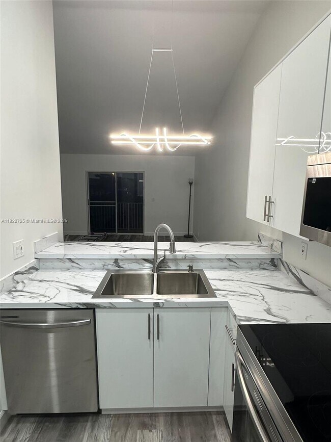 Photo - 11441 NW 45th St Unit 1144111447