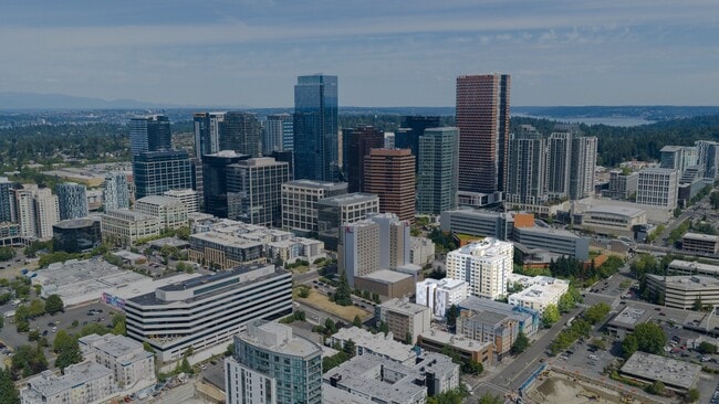 Prime Bellevue location with walkable access to employers, dining, and entertainment - Metro 112 Apartments