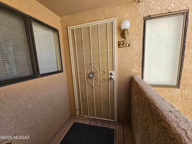 5750 N Camino Esplendora Unit C 227