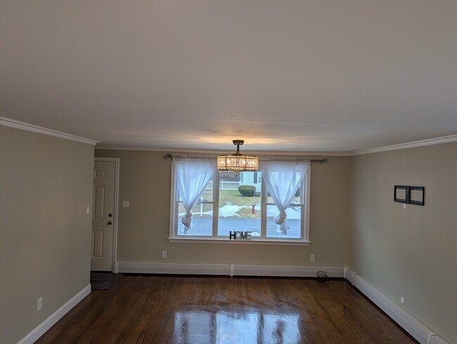 Photo - 8 Linda Circuit