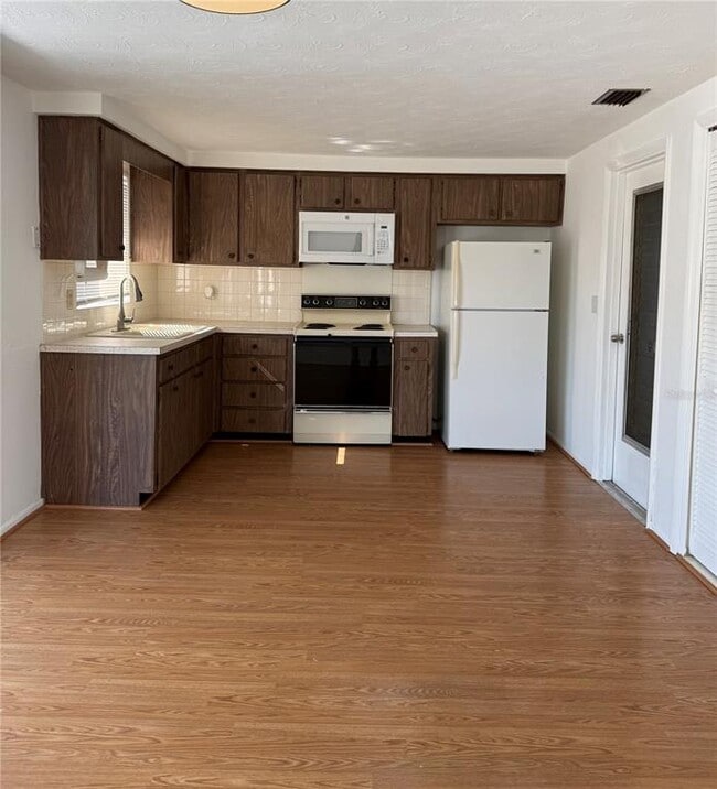 Photo - 3838 Beechwood Dr