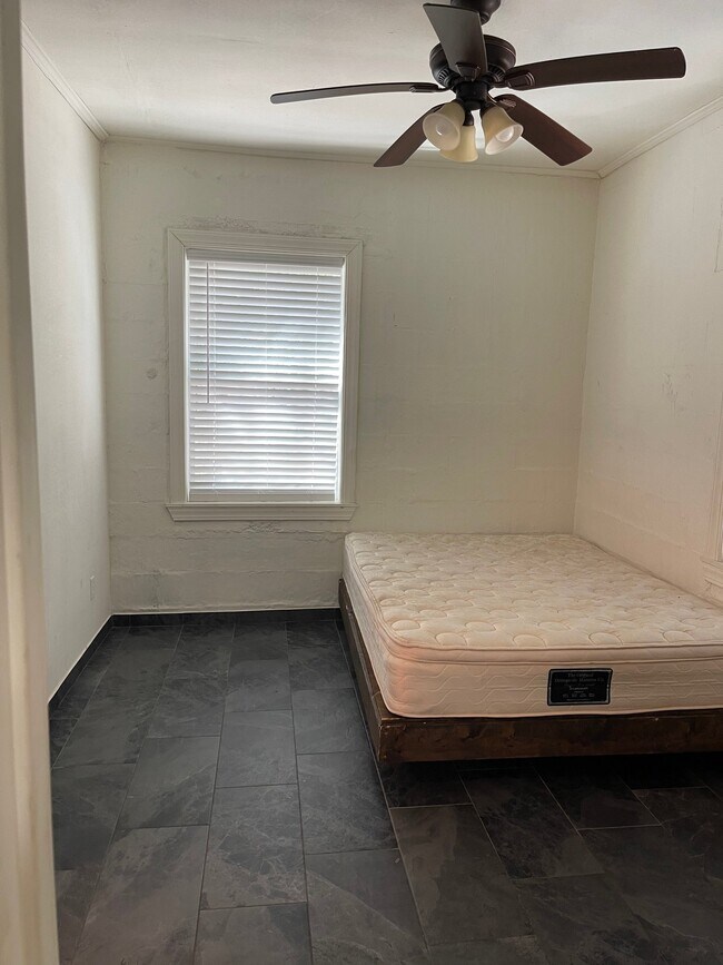 210 Roesler Rd