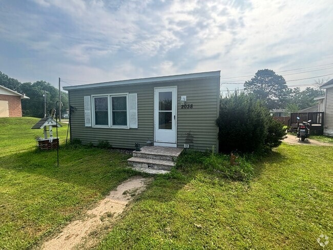 Building Photo - A Little House with a Lot to Love