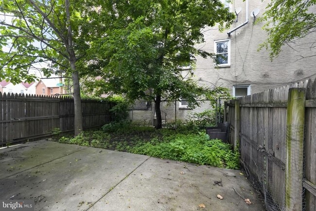 Photo - 1729 Master St
