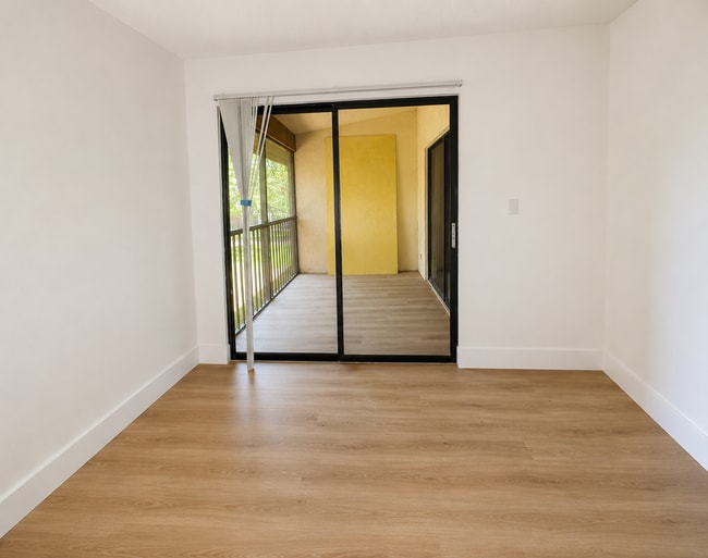 Photo - 3130 Millwood Ter Unidad 2120