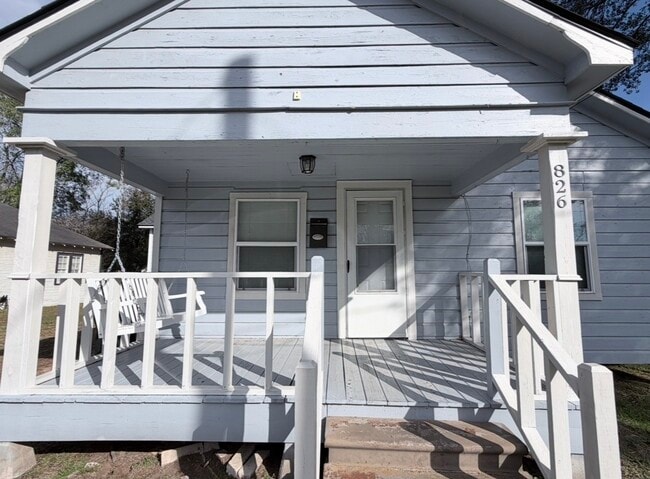 Photo - 826 Fowlkes St