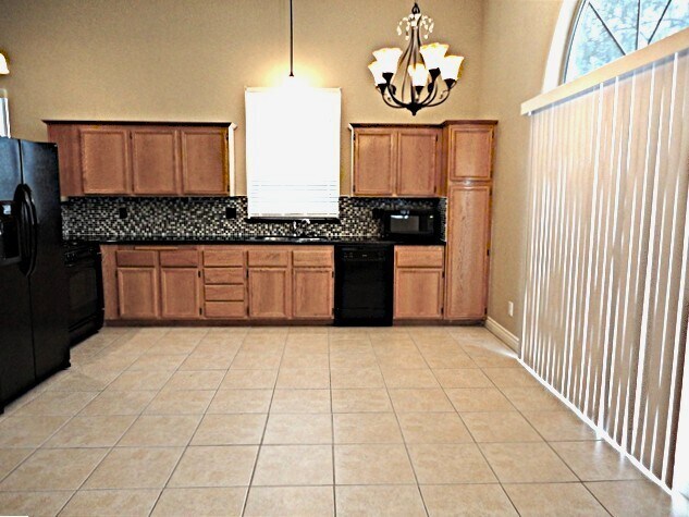 Photo - 203 Mariposa Way