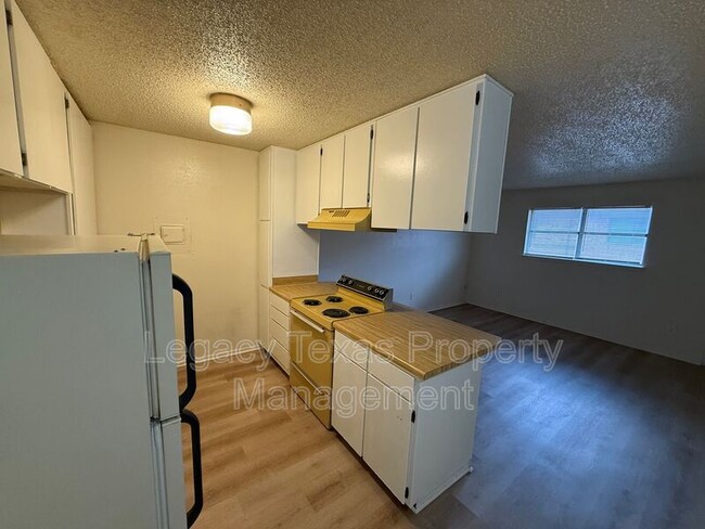 Photo - 1700 Short St Unit B