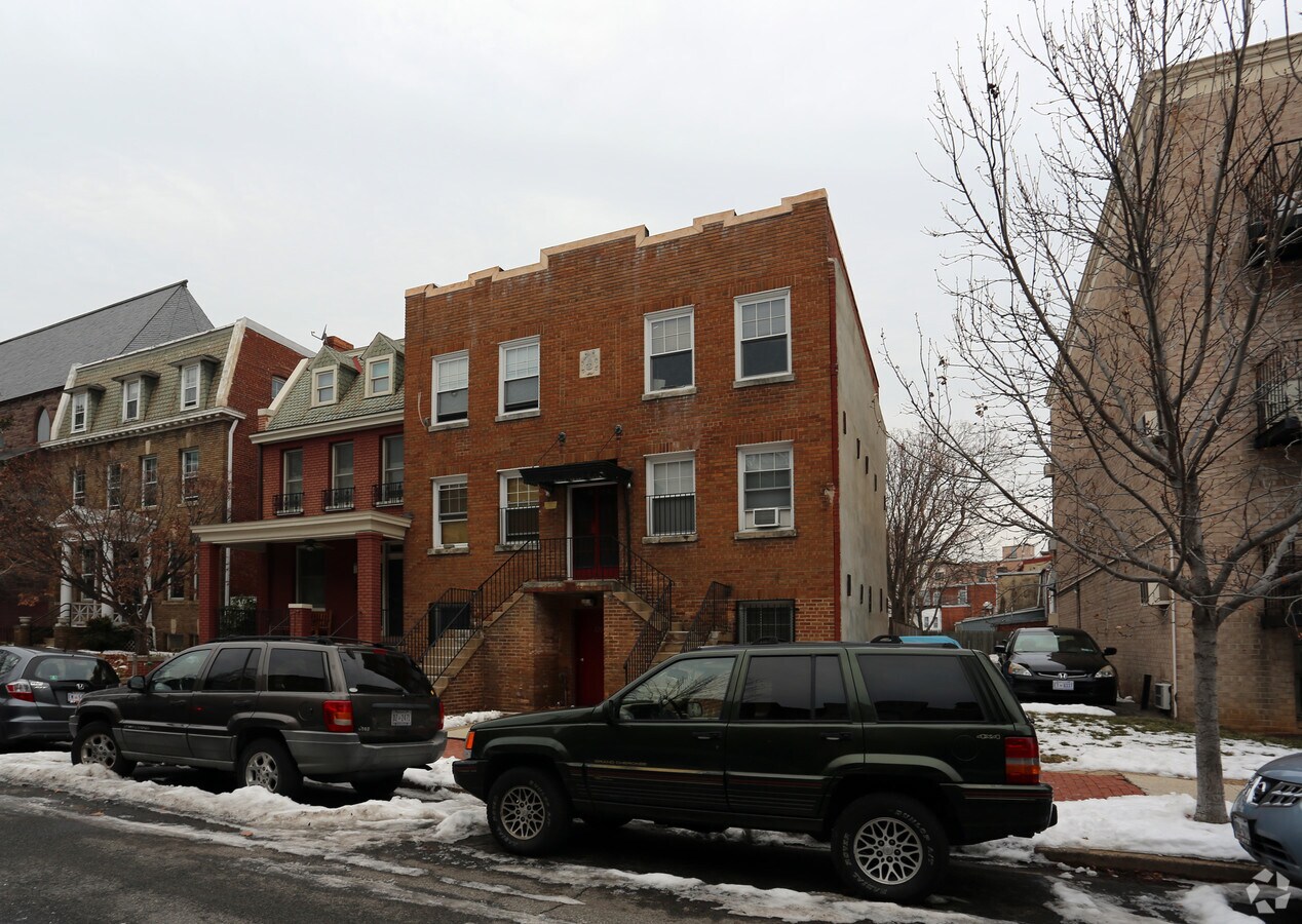 Primary Photo - 226 C St NE