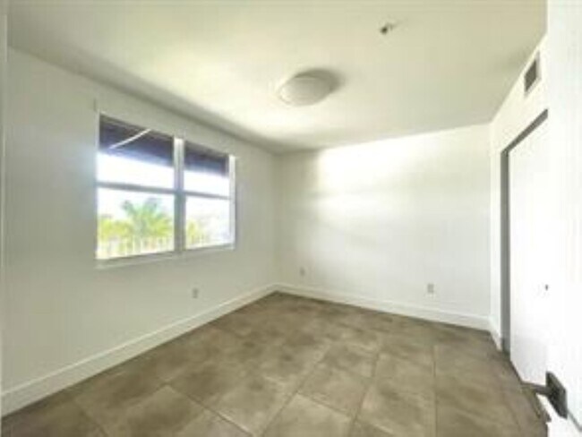 Photo - 3455 NE 5th Ave