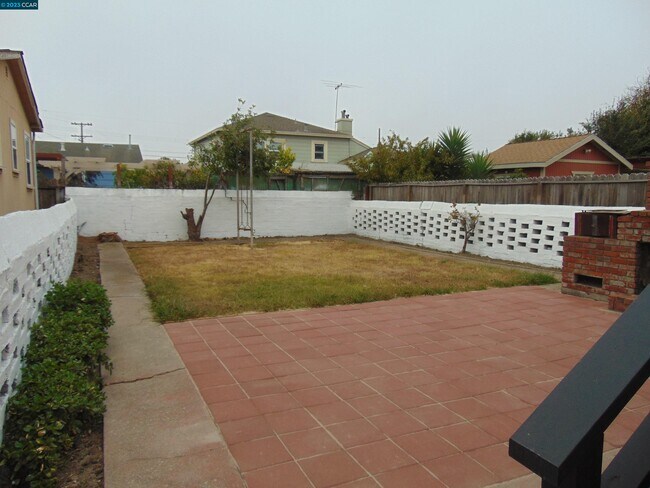 Photo - 2550 Clinton Ave