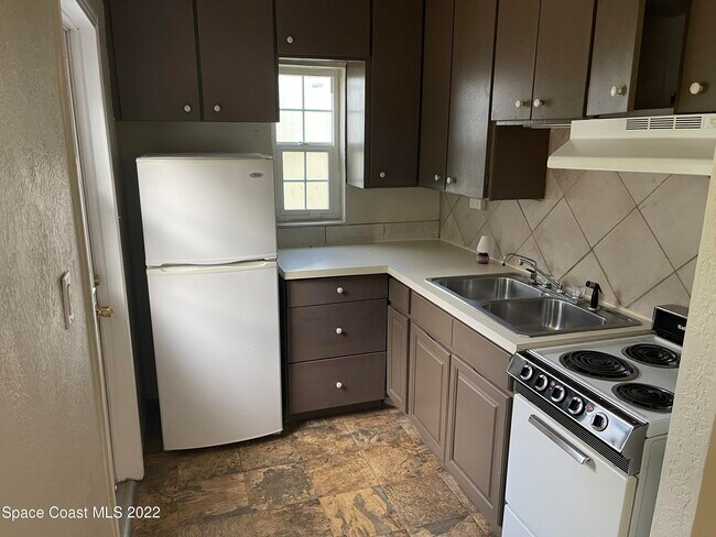 Photo - 1044 S Wickham Rd