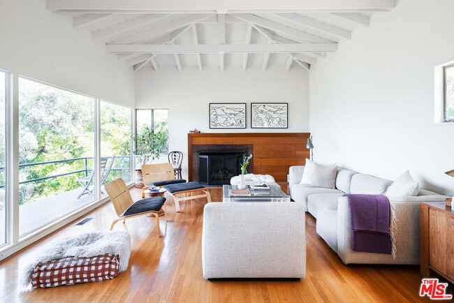 Photo - 1975 Micheltorena St