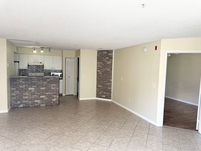 Photo - Spacious and Beautiful - Unfurnished 2/2 at Villas Del Sol ! Unit 1015