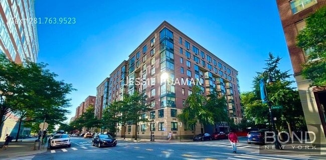 Building Photo - 70 Battery Pl Unit 610 Rental