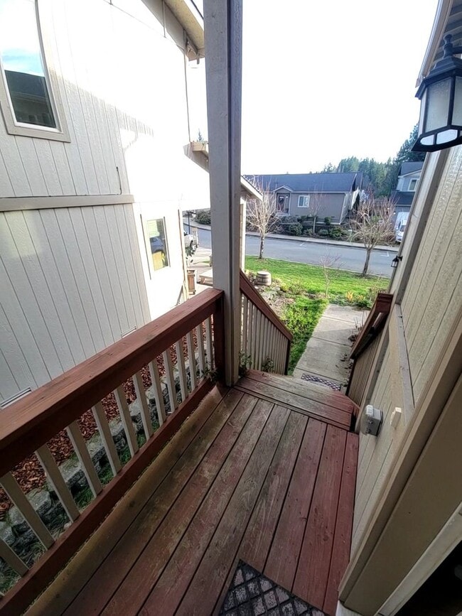 Photo - Large 4 Bed Split, Available Now! Pets Okay!