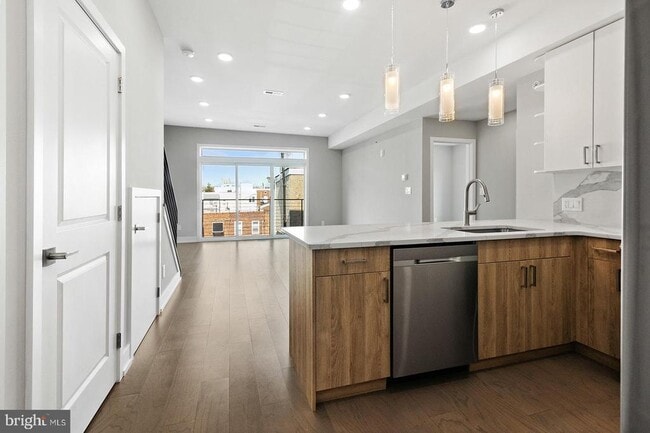 Building Photo - 1221 E Berks St Unit 309