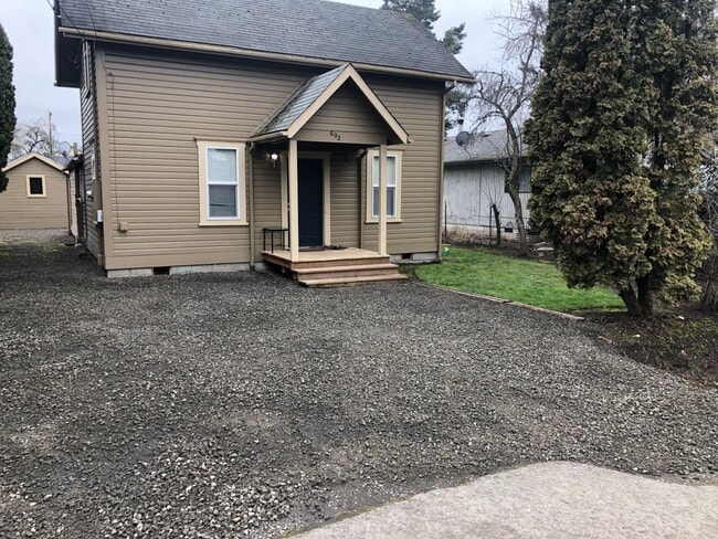Building Photo - Charming 3-Bedroom Two-Story Home with Fenced Yard!