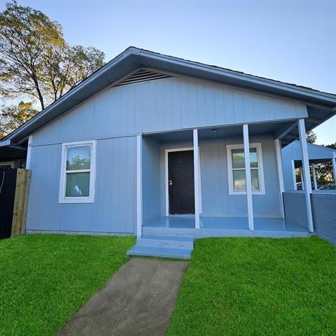 Photo - 220 E Woodin Blvd