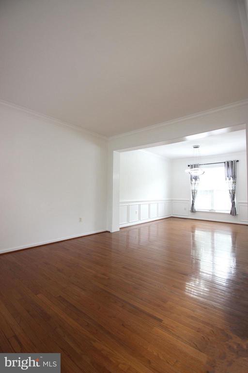 Photo - 9577 5th Pl