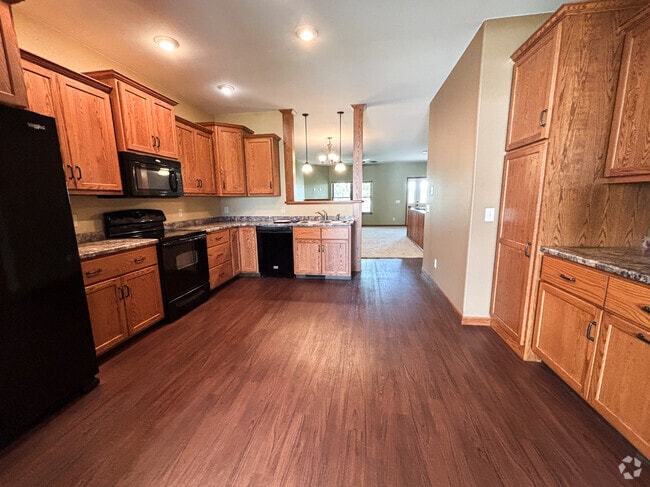 Building Photo - 958 Parkland Dr Rental