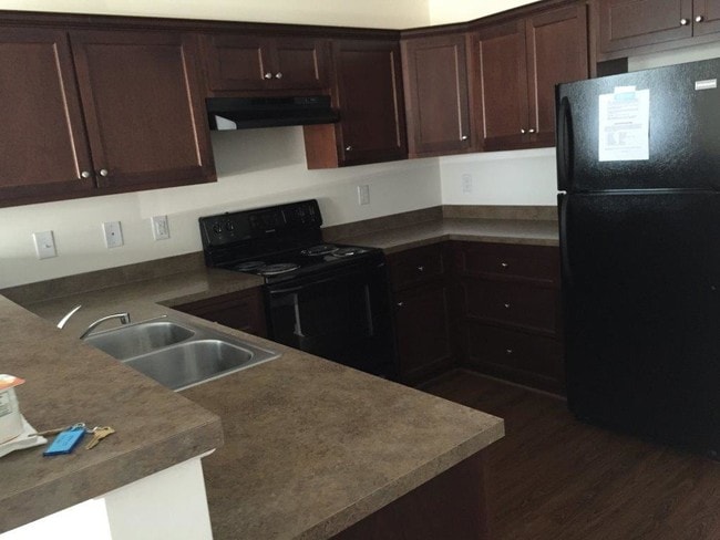 Building Photo - 1422 W Cole St