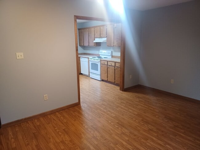 Photo - 1204 Jeannie St