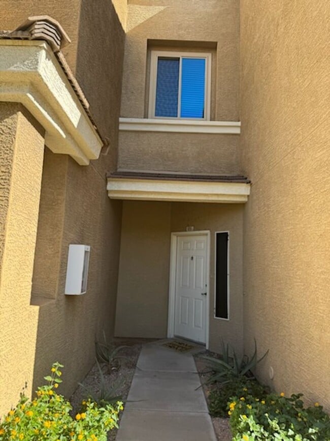 Building Photo - 2 bedroom Mesa Condo rental