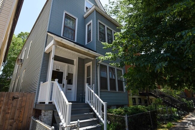 Building Photo - 2615 N Southport Ave Rental