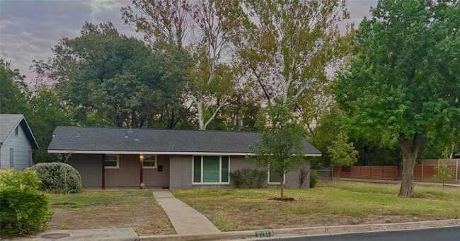 Photo - 6201 Belfast Dr