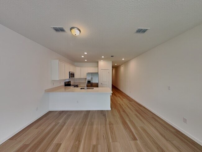 Photo - 610 Holly Lks Dr