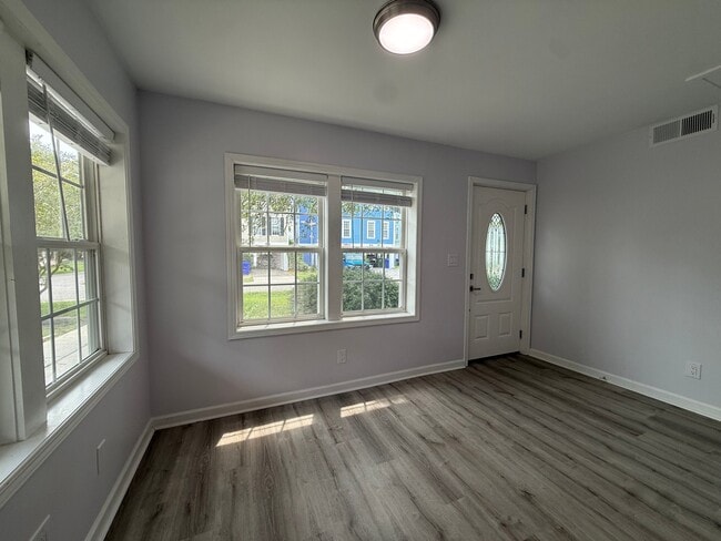 Photo - 120 N Pinewood Dr Unit 1