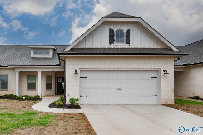 Building Photo - 144 Clift Farm Dr Rental