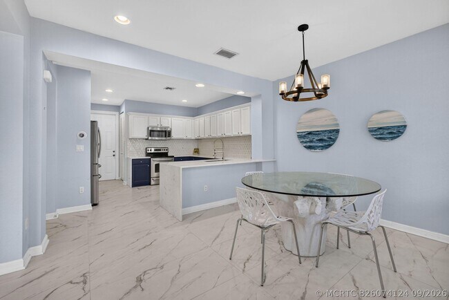 980 Marina Del Ray Ln