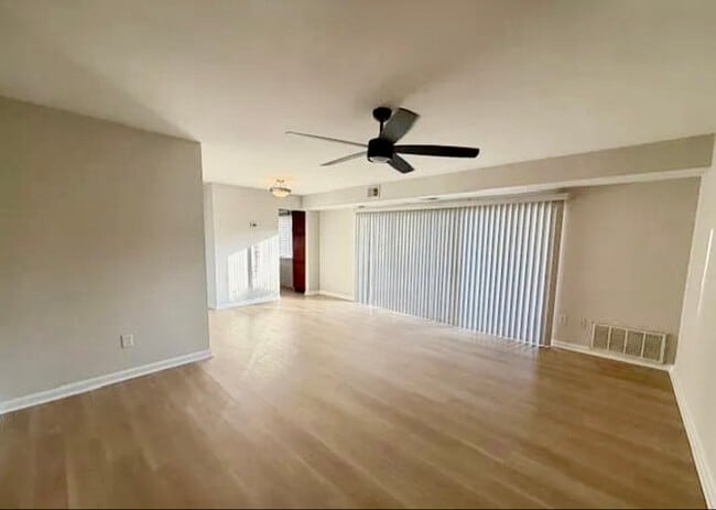 Photo - 1805 William St Unit 8-B